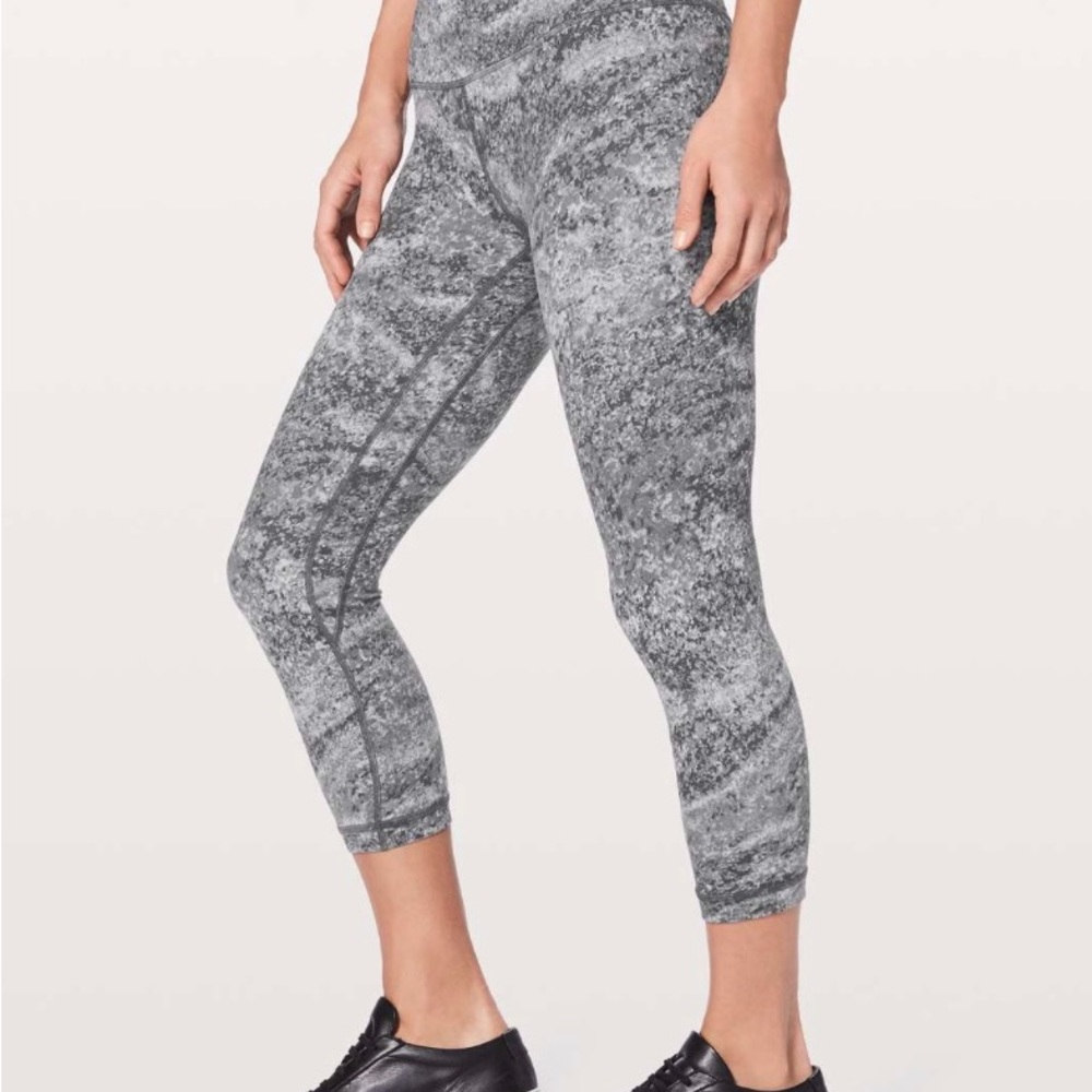 Lululemon Align Crop 21 Size 4 *Like New*